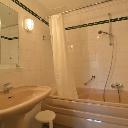 בית נופש Spacious Holiday With Jacuzzi In Theux Belgium