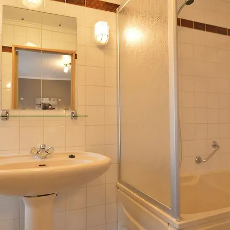 בית נופש Spacious Holiday With Jacuzzi In Theux Belgium *
