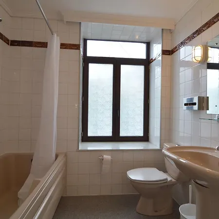 Spacious Holiday With Jacuzzi In Theux Belgium בית נופש